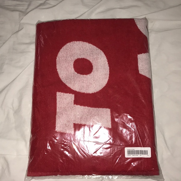 Supreme Known As Towel🆕 - Picture 3 of 7